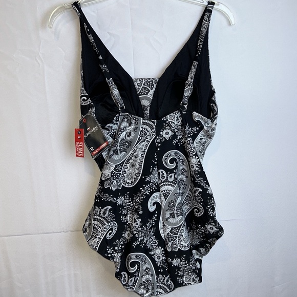 St John’s Bay Black & White SZ 12 1 Piece Halter Bathing Suit Adjustable Straps - Picture 3 of 8